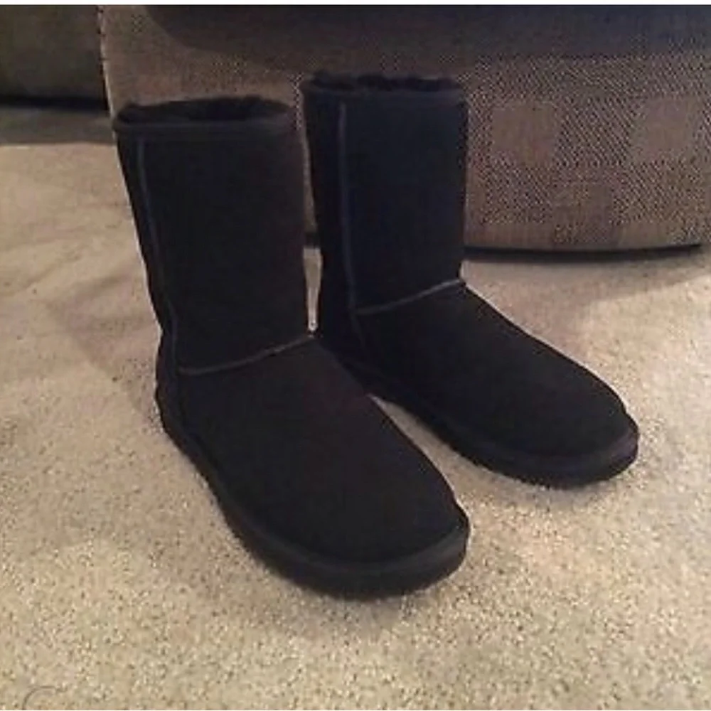 UGG Classic Short Boots in Black